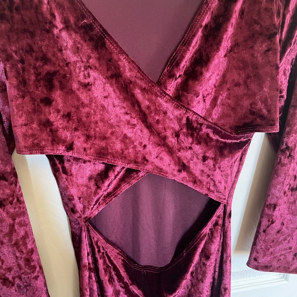 Macys sexy Velvet cut out Red Burgundy Long Sleeve Short Dress - Picture 8 of 8